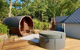 Luxe Finse Kota met Jacuzzi en SaunaBarrel de Zandhoef